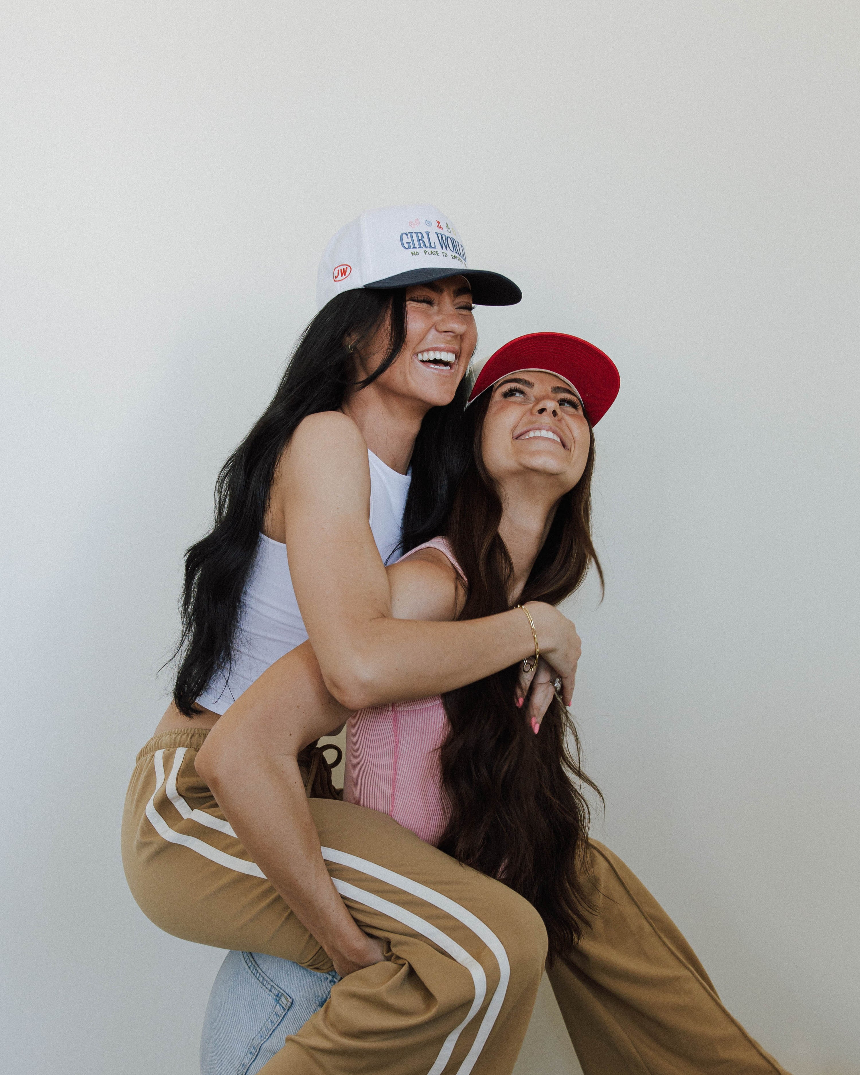 GIRL WORLD HAT IN RED