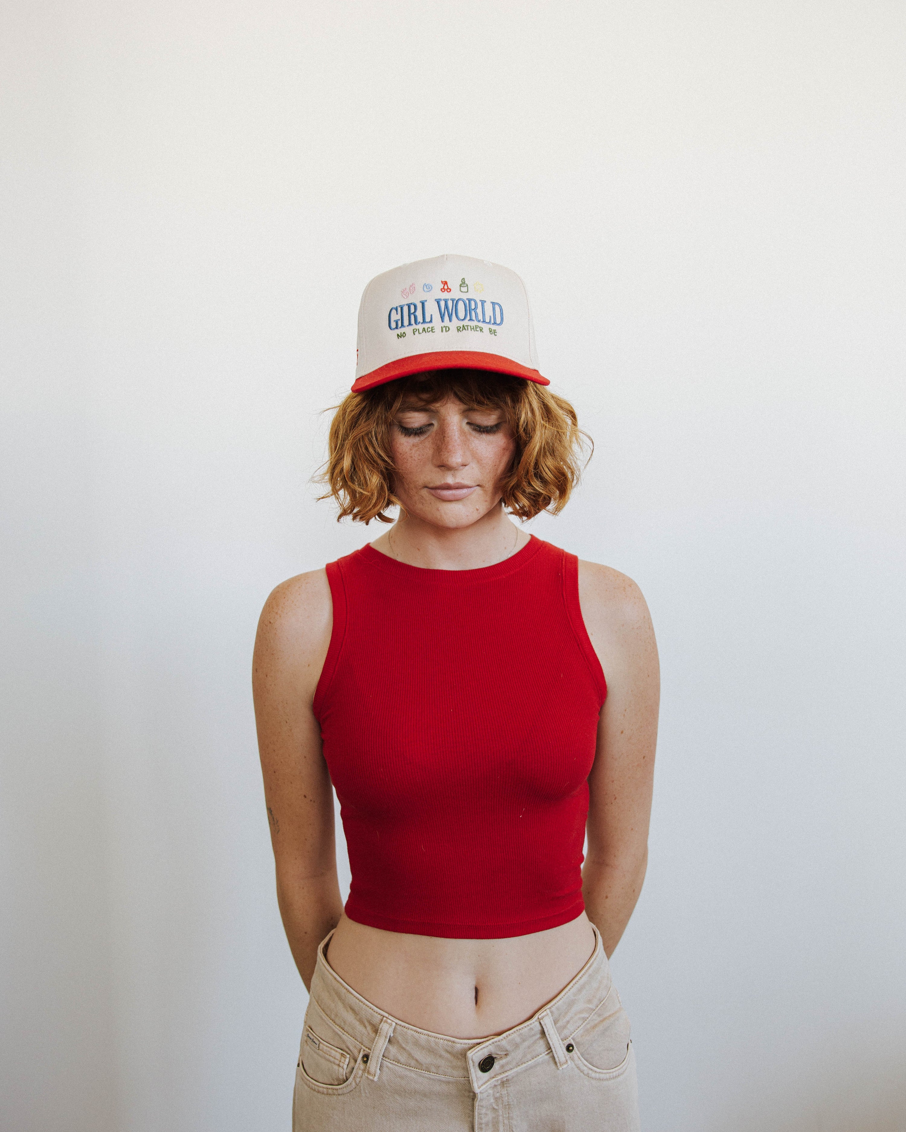 GIRL WORLD HAT IN RED